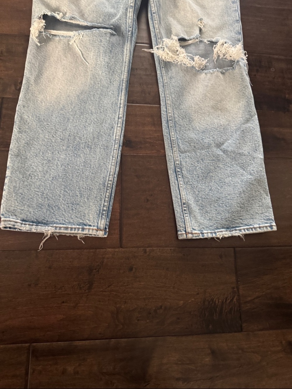 Abercrombie & Fitch 90s Straight Leg Blue Ripped Jeans - Picture 4 of 5
